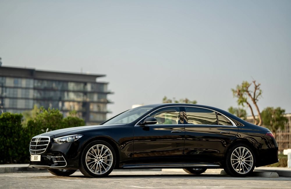 Luxurious black Mercedes S450L 2023 for rent in Dubai offering premium comfort advanced technology and smooth performance for an exceptional driving experience