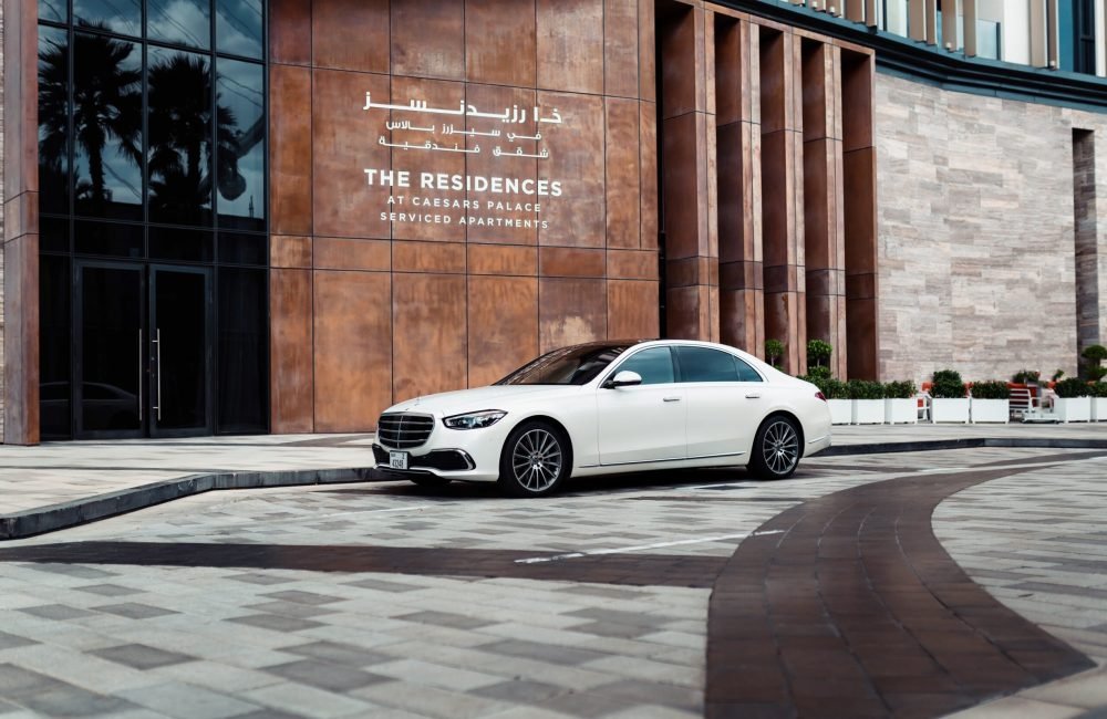 Luxurious white Mercedes S500 2024 for rent in Dubai offering premium comfort advanced technology and smooth performance for an exceptional driving experience